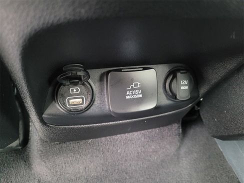 Used 2018 Kia Sorento SX image 11