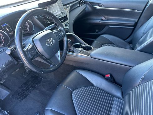 Used 2023 Toyota Camry SE image 9