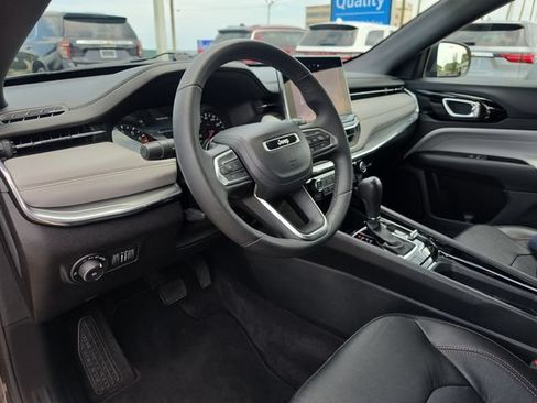 Used 2023 Jeep Compass Limited AWD/4WD image 14