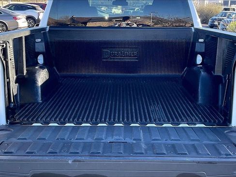 Used 2025 GMC Sierra 1500 SLT image 17