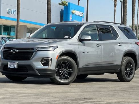 Used 2023 Chevrolet Traverse LT FWD image 8