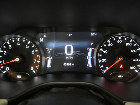 Used 2025 Jeep Compass Limited image 14