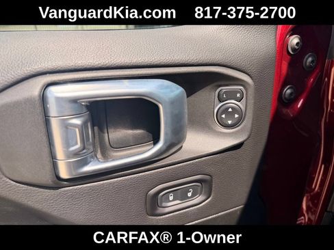 Used 2021 Jeep Wrangler Unlimited Sahara w/ Cold Weather Group AWD/4WD image 18