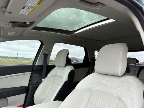 New 2026 Kia Sportage SX Prestige AWD/4WD image 16