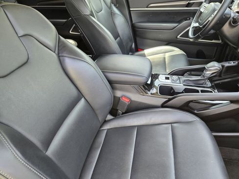 Used 2025 Kia Telluride S AWD/4WD image 19