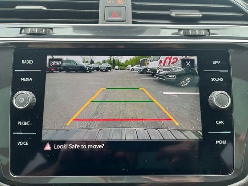 Certified 2024 Volkswagen Tiguan SE R-Line FWD image 18