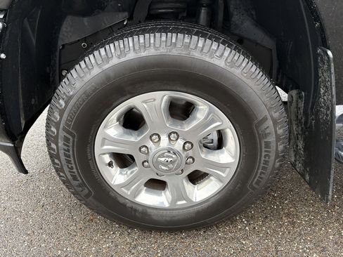 Used 2024 RAM 3500 Big Horn w/ Sport Appearance Package image 12