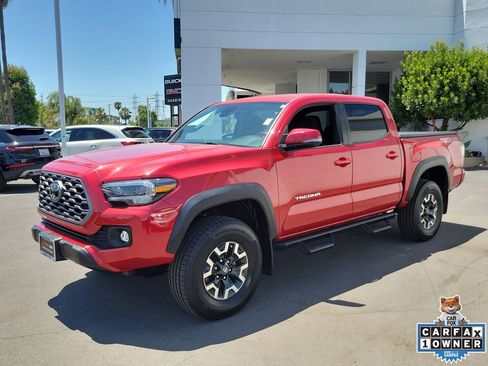Used 2023 Toyota Tacoma TRD Off-Road w/ Technology Package AWD/4WD image 2