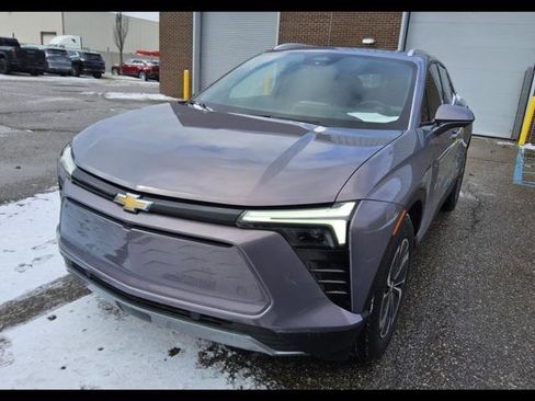 Used 2025 Chevrolet Blazer EV LT image 1