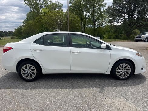 Used 2019 Toyota Corolla LE image 4