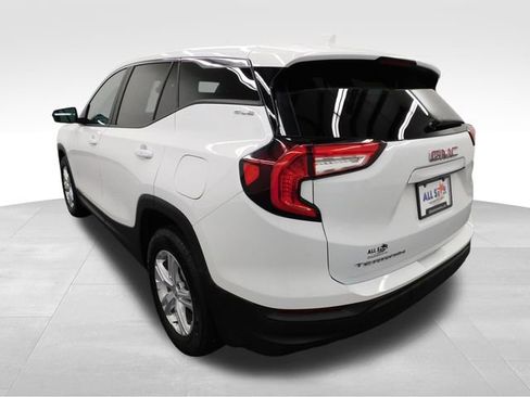 Used 2024 GMC Terrain SLE image 7