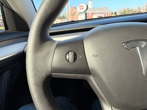 Used 2021 Tesla Model 3 Standard Range Plus RWD image 12
