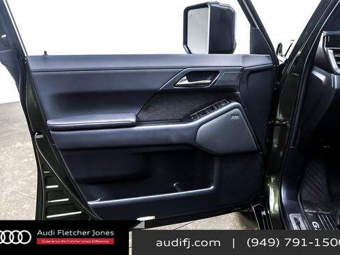 Used 2025 Lexus GX 550 image 21