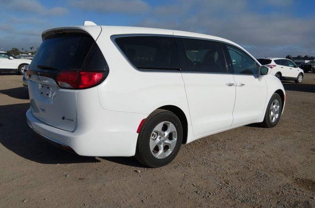 Used 2019 Chrysler Pacifica Touring Plus FWD image 4