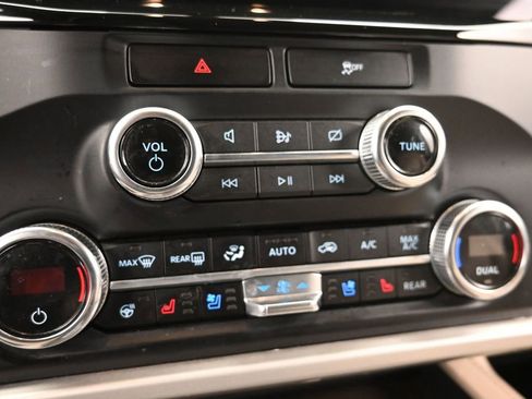 Used 2023 Ford Expedition Max Limited image 20