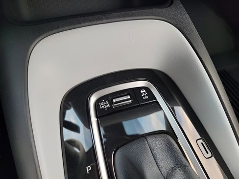 Certified 2025 Toyota Corolla SE image 20