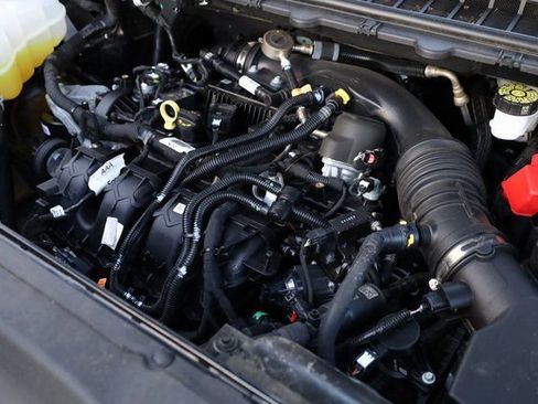 Used 2024 Ford Edge SEL image 9