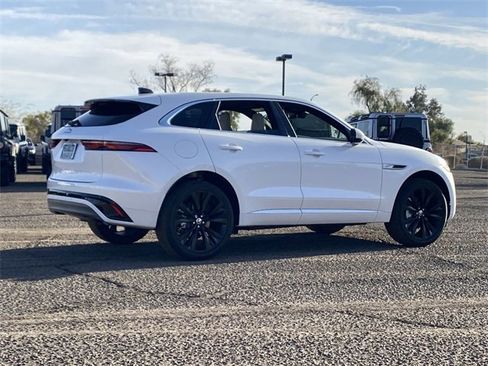 New 2025 Jaguar F-PACE R-Dynamic S image 17