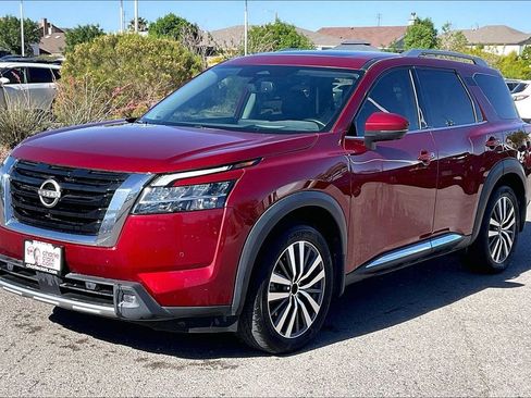 Used 2022 Nissan Pathfinder Platinum w/ Cargo Package FWD image 2