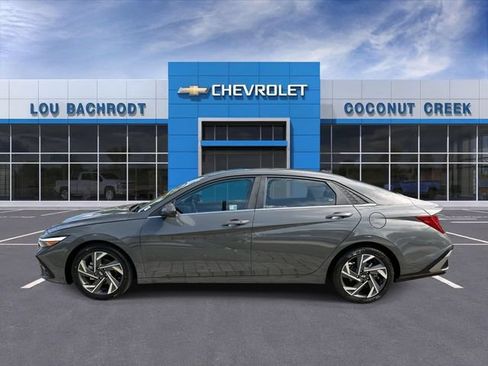 Used 2025 Hyundai Elantra SEL FWD image 5