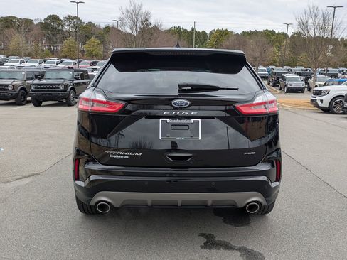 Certified 2022 Ford Edge Titanium w/ Equipment Group 301A image 5