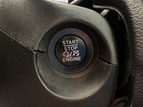 Used 2019 Jeep Compass Limited image 16