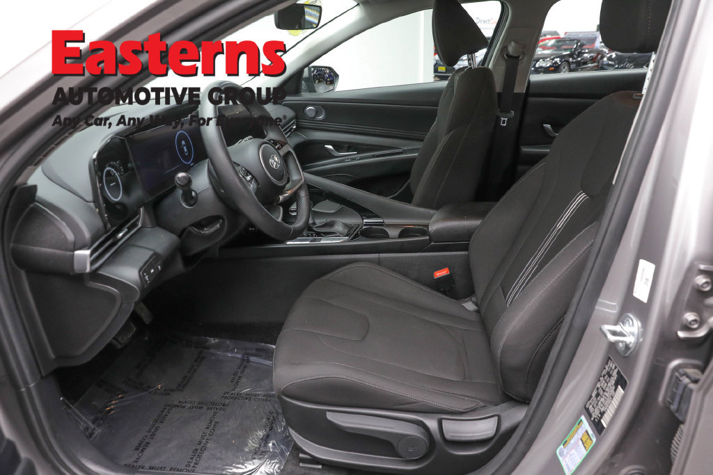 Used 2023 Hyundai Elantra SEL w/ Convenience Package FWD image 14
