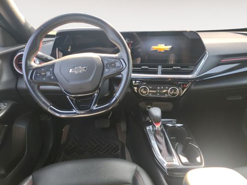 Used 2025 Chevrolet Trax RS FWD image 10