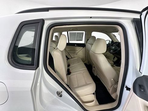 Used 2017 Volkswagen Tiguan S image 25