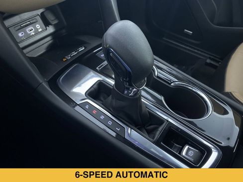 Certified 2023 Chevrolet Equinox Premier FWD image 7