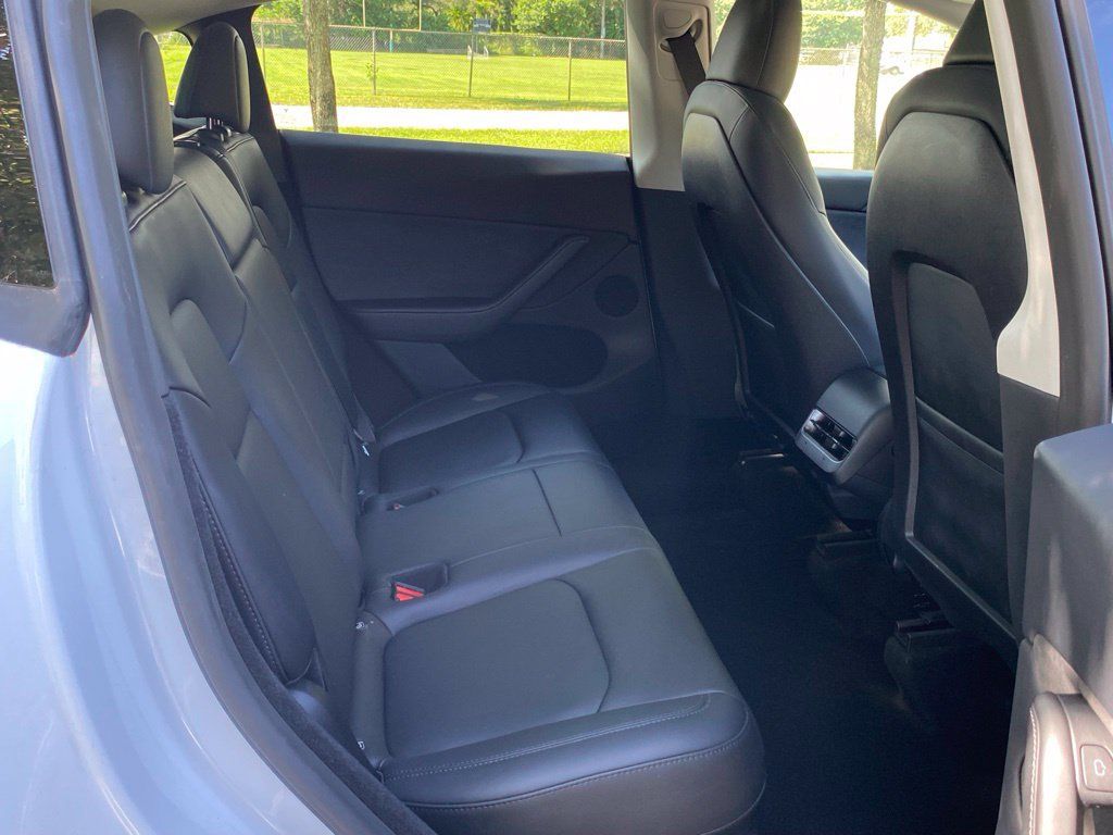 Used 2023 Tesla Model Y Long Range AWD/4WD image 22