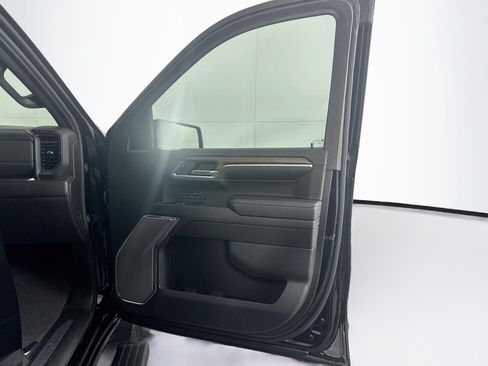 Used 2024 Chevrolet Silverado 1500 High Country w/ Midnight Edition AWD/4WD image 32