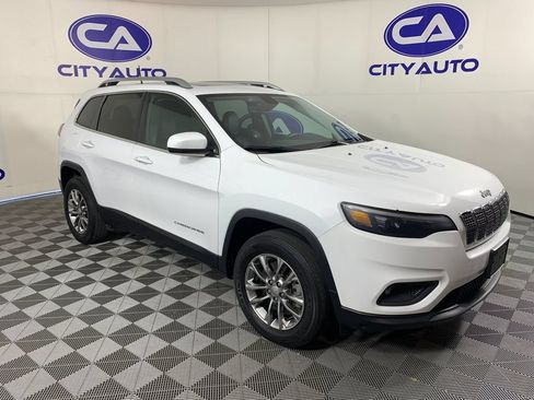 Used 2019 Jeep Cherokee Latitude Plus w/ Comfort/Convenience Group AWD/4WD image 1