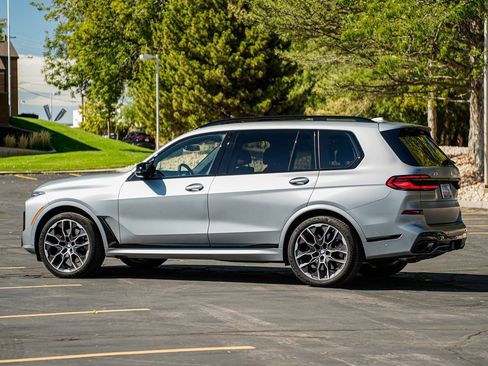 Certified 2025 BMW X7 M60i image 7