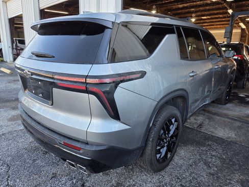 Certified 2025 Chevrolet Traverse LT w/ Midnight/Sport Edition FWD image 3