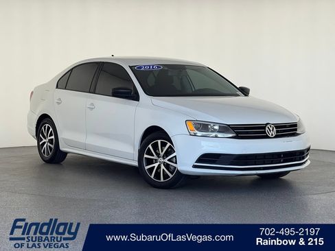Used 2016 Volkswagen Jetta SE FWD image 1