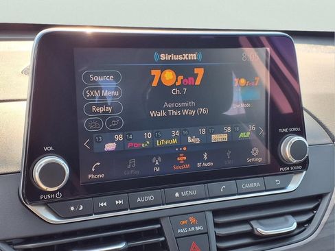 Used 2025 Nissan Altima 2.5 SV FWD image 10