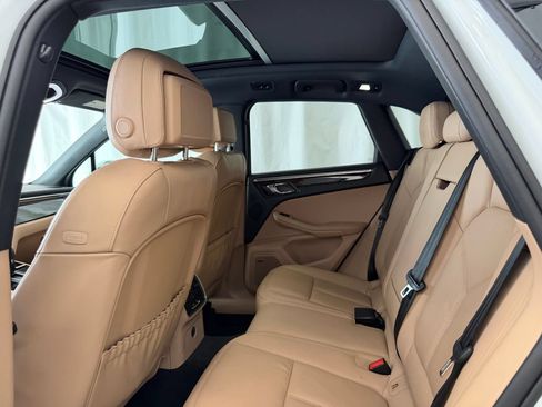 Certified 2026 Porsche Macan AWD/4WD image 24