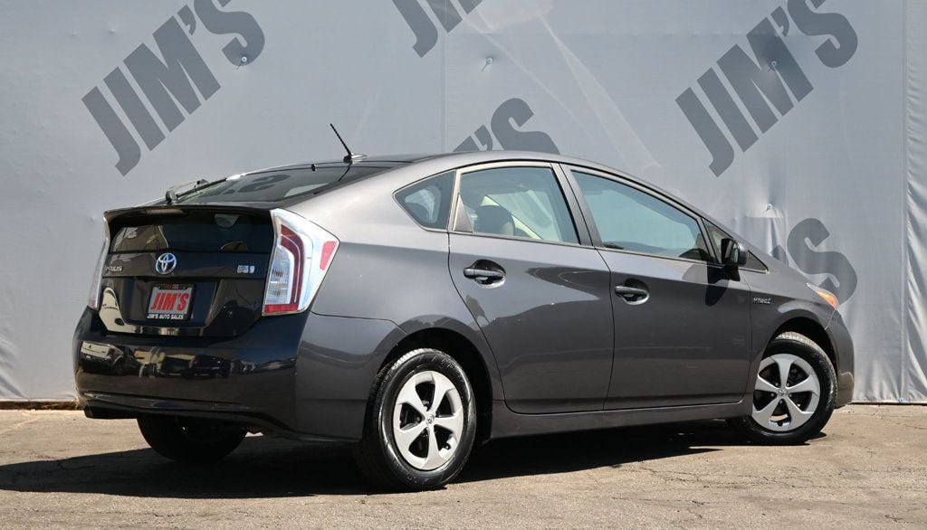 Used 2015 Toyota Prius Three FWD image 5