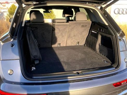 Used 2021 Audi Q5 e Premium Plus w/ Premium Plus Package image 20