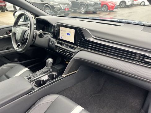 Used 2025 Toyota Camry SE FWD image 27