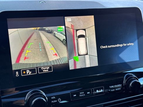 Used 2022 Nissan Armada SL w/ Captain's Chairs Package image 18