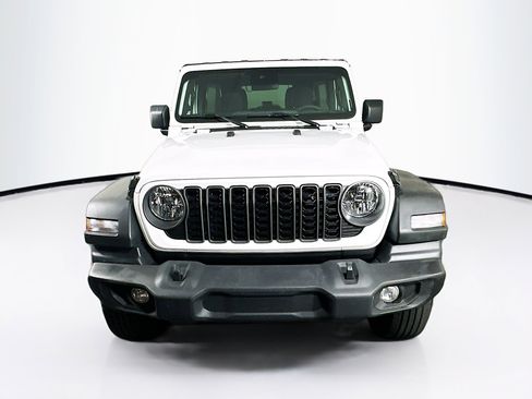 Used 2025 Jeep Wrangler Sport S image 2
