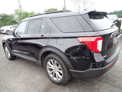 Used 2020 Ford Explorer XLT w/ Equipment Group 202A AWD/4WD image 4