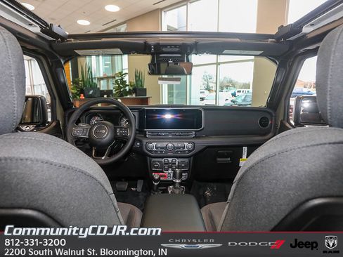 New 2026 Jeep Wrangler Unlimited Rubicon w/ Technology Group AWD/4WD image 22