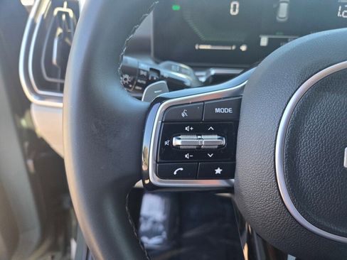 Used 2025 Kia Sorento EX image 18