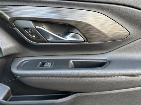 Used 2022 GMC Terrain SLE image 21