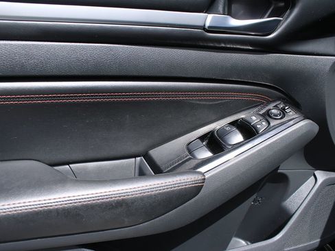 Used 2023 Nissan Altima 2.5 SR FWD image 8