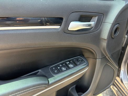 Used 2019 Chrysler 300 S w/ S Model Appearance Package RWD image 11