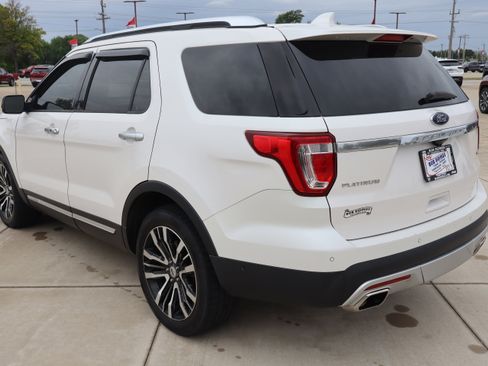 Used 2017 Ford Explorer Platinum AWD/4WD image 7